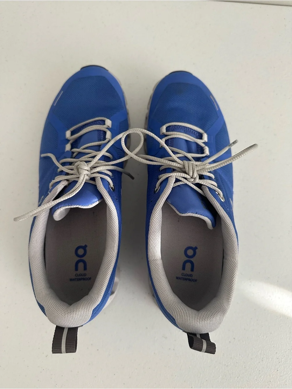 Women’s 8.5 On Running Cloud 5 Weatherproof Sneakers